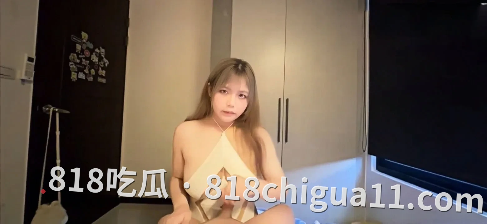 台湾知名巨乳萝莉网红鲜奶茶不雅视频泄密!为多个大鸡巴提供深喉口交服务,蜜桃形吊钟大奶被多人轮流颜射全身,精液顺着巨乳缝隙流淌。