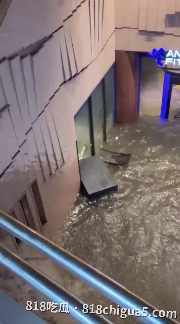 破纪录豪雨狂炸!日本名古屋爆发严重洪涝,最高级别“5级警报”拉响,全城全力保命