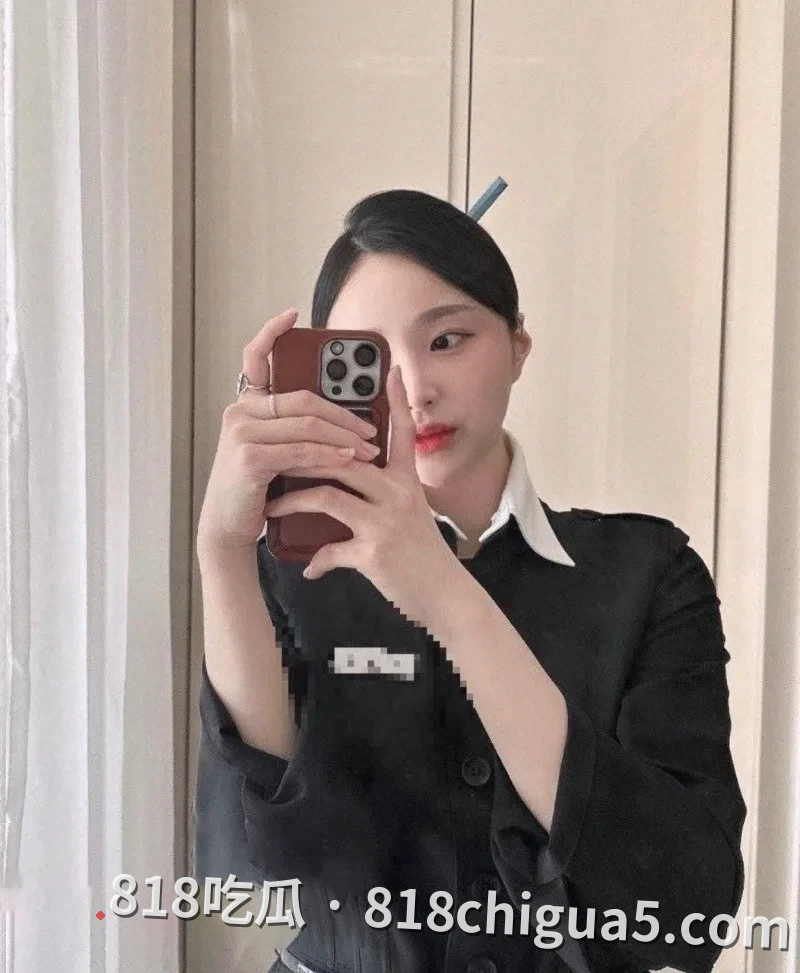 韩国高颜值女星被金主远程一对一裸聊视频流出!私下竟是人尽可夫的骚母狗,当场调教成专属性奴。