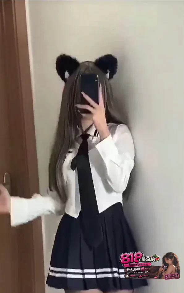 抖音极品高颜女神听我碎碎念脱衣裸舞及其惊艳超有感觉玲珑剔透的身材及其魅惑诱人最后彩蛋自慰秀