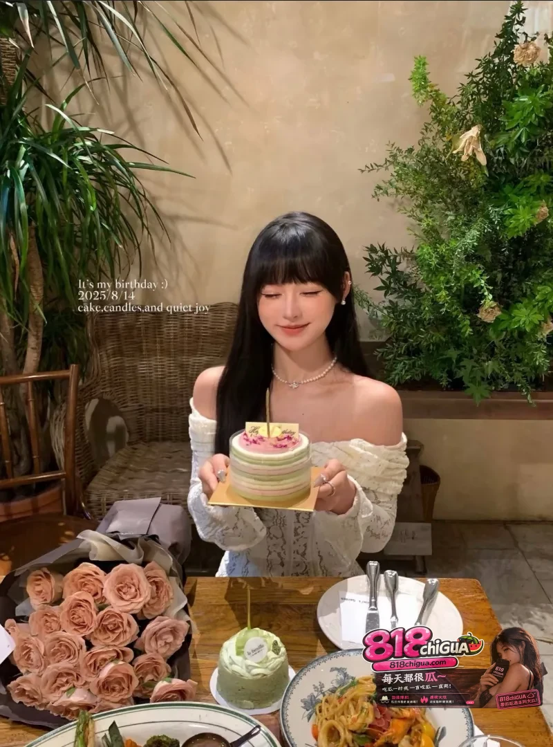 抖音网红漂亮甜妹失眠薯饼外表清纯内心烧杯情侣自拍露脸激情性爱视频曝光流出白虎蜜穴手指暴抠对镜后入口含假屌