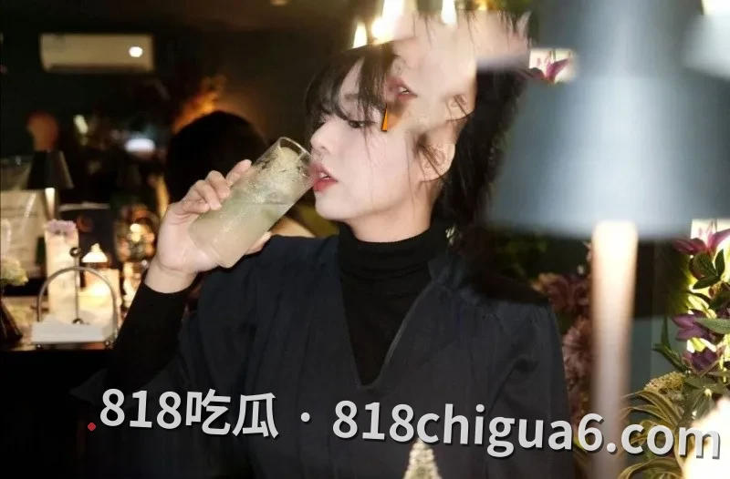 浙江杭州高级名媛郭艳玲沦为金主玩物视频曝光!粉嫩白虎骚逼被无情后入抽插,后庭加上肛塞肏起来更有感觉,浪荡淫叫响彻房间。