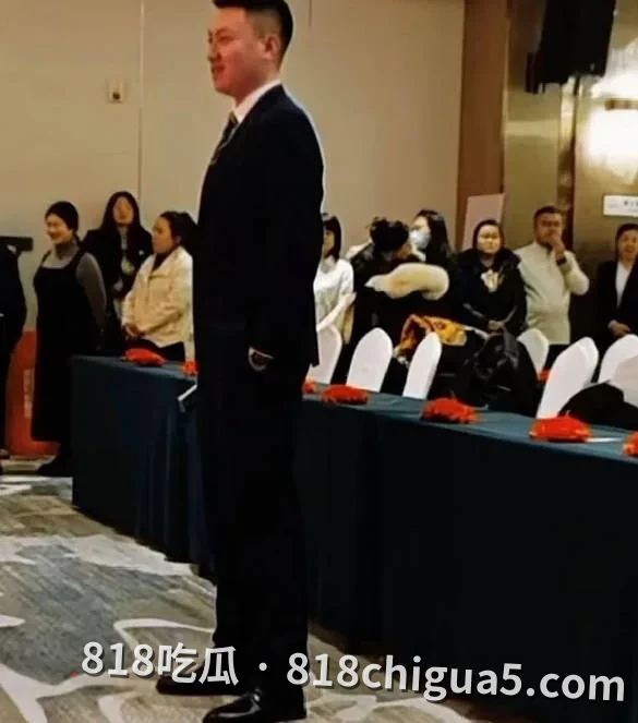 五年感情比不过碎银几两!抖音百万网红晚安晶晶酱出轨傍大款,男友戴诚亨陪跑五年惨遭抛弃 !淫秽视频全网曝光声讨渣女!