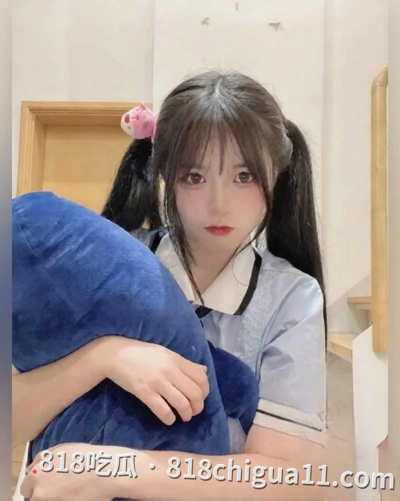 抖音千万粉丝性感女神小缘妈妈私下做外围!曝光陪富二代过夜一晚5万元,视频中被内射颜射全身都是精液,奶子都被玩得发红肿胀。