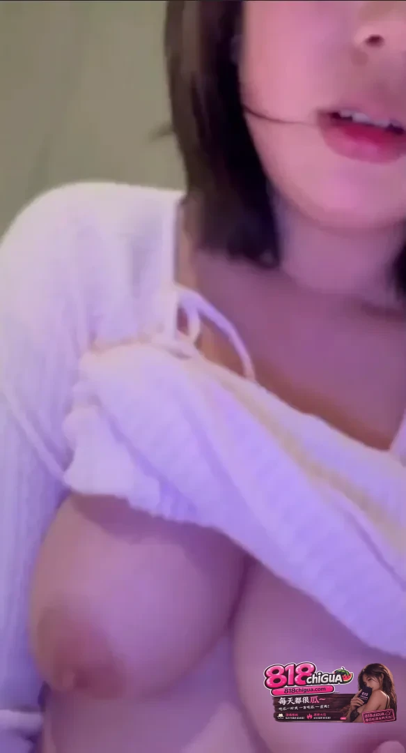 抖音小网红 千千万 微胖界的天花板 与金主约炮私密性爱自拍流出 粉嫩少女上位打桩巨乳摇晃浪叫不停