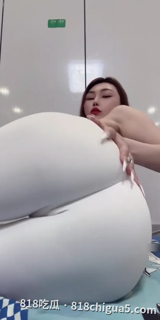快手网红极品少妇 内蒙糖宝 御姐气质重金定制私拍流出 透视黑丝热舞口舔假吊 蜜桃臀狂扭大秀火辣身材