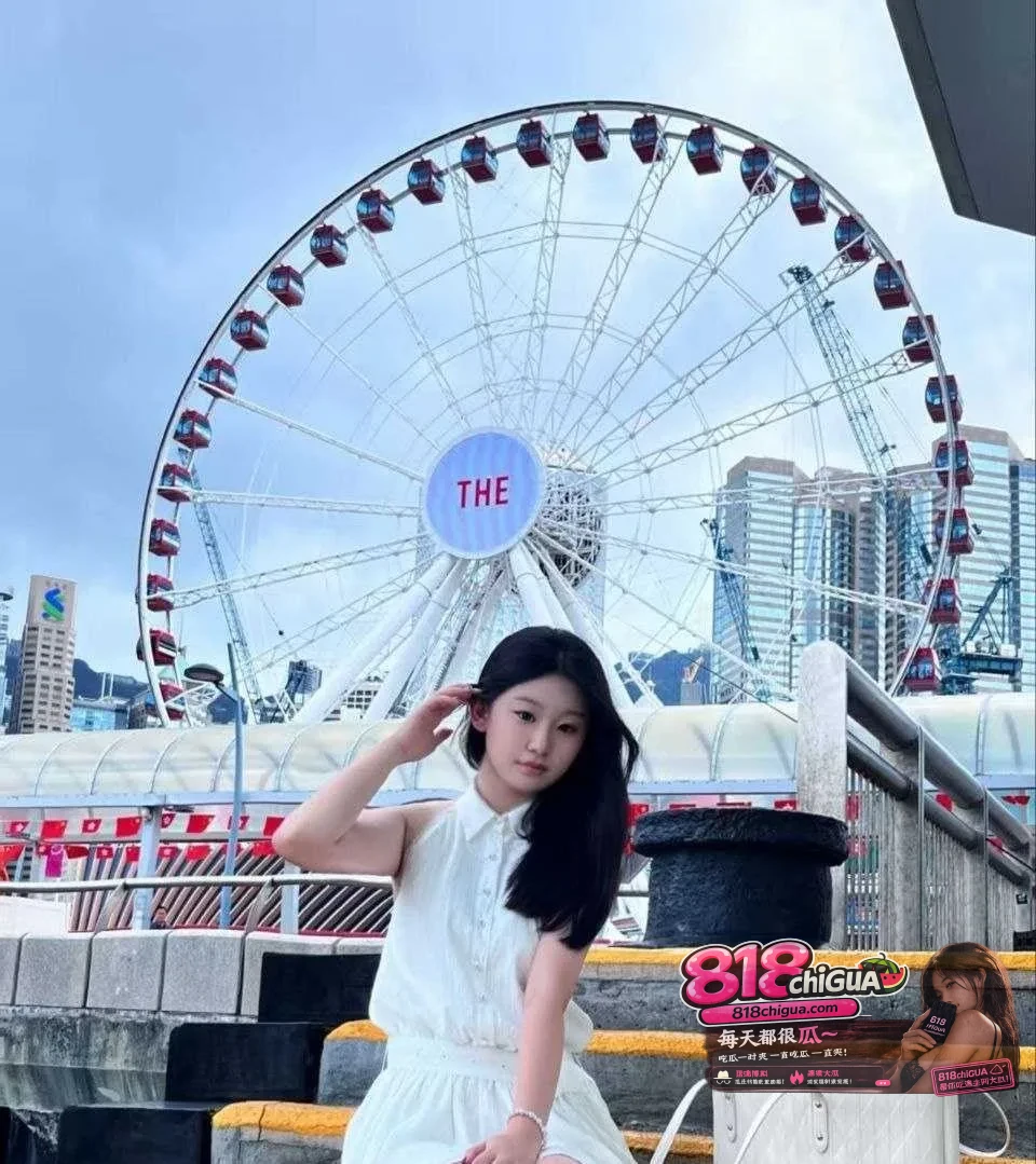 内蒙古农业大学 吴思淼 一对一裸聊视频流出 徒手猛扣骚逼 表情贼淫荡 激情自慰诱惑十足