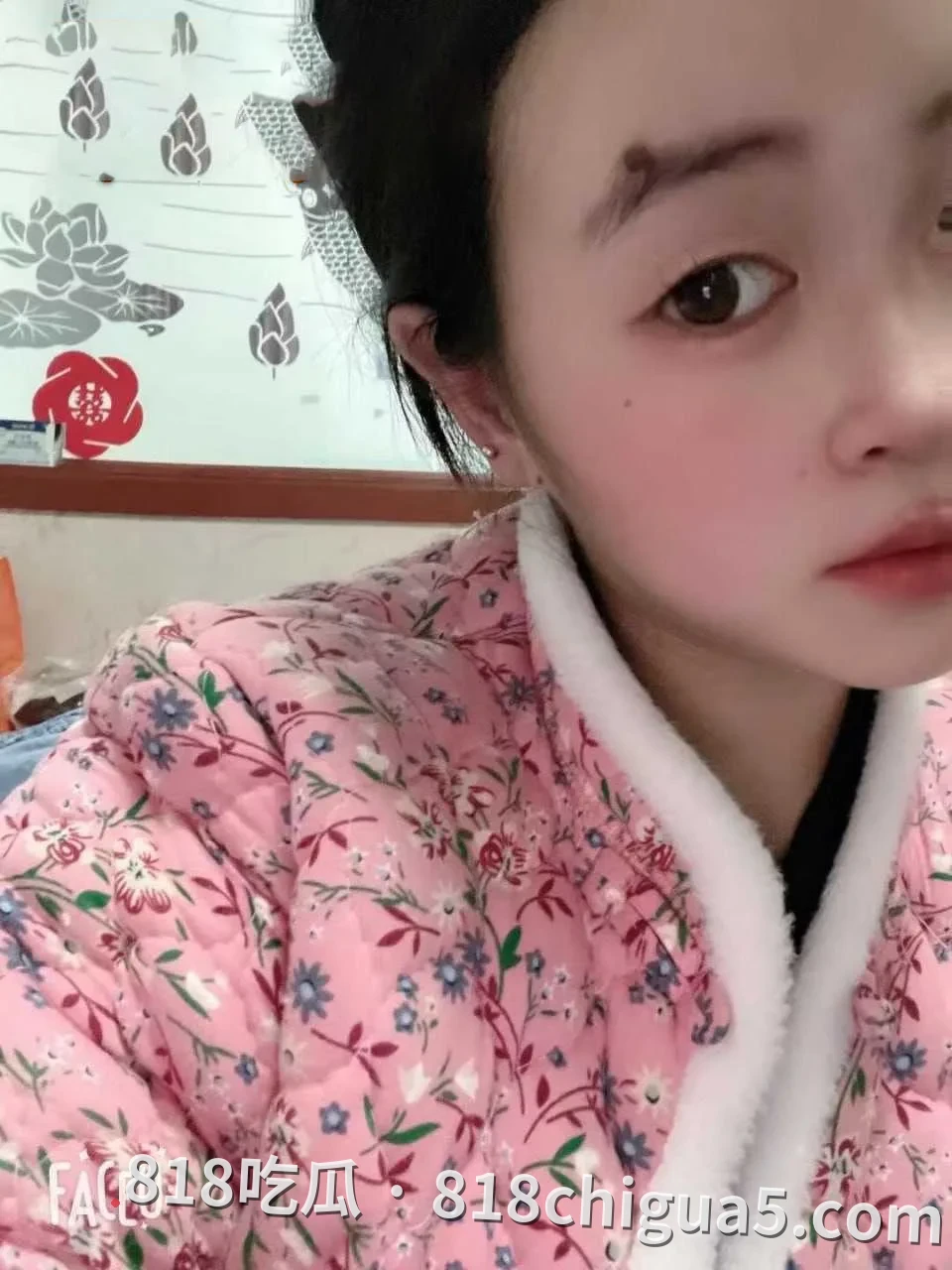 肉感十足的少妇对镜拍摄极具反差 山西大学母狗贾子艳裸贷逾期惨重债主曝光私密视频 胸前大吊钟看得让人心醉