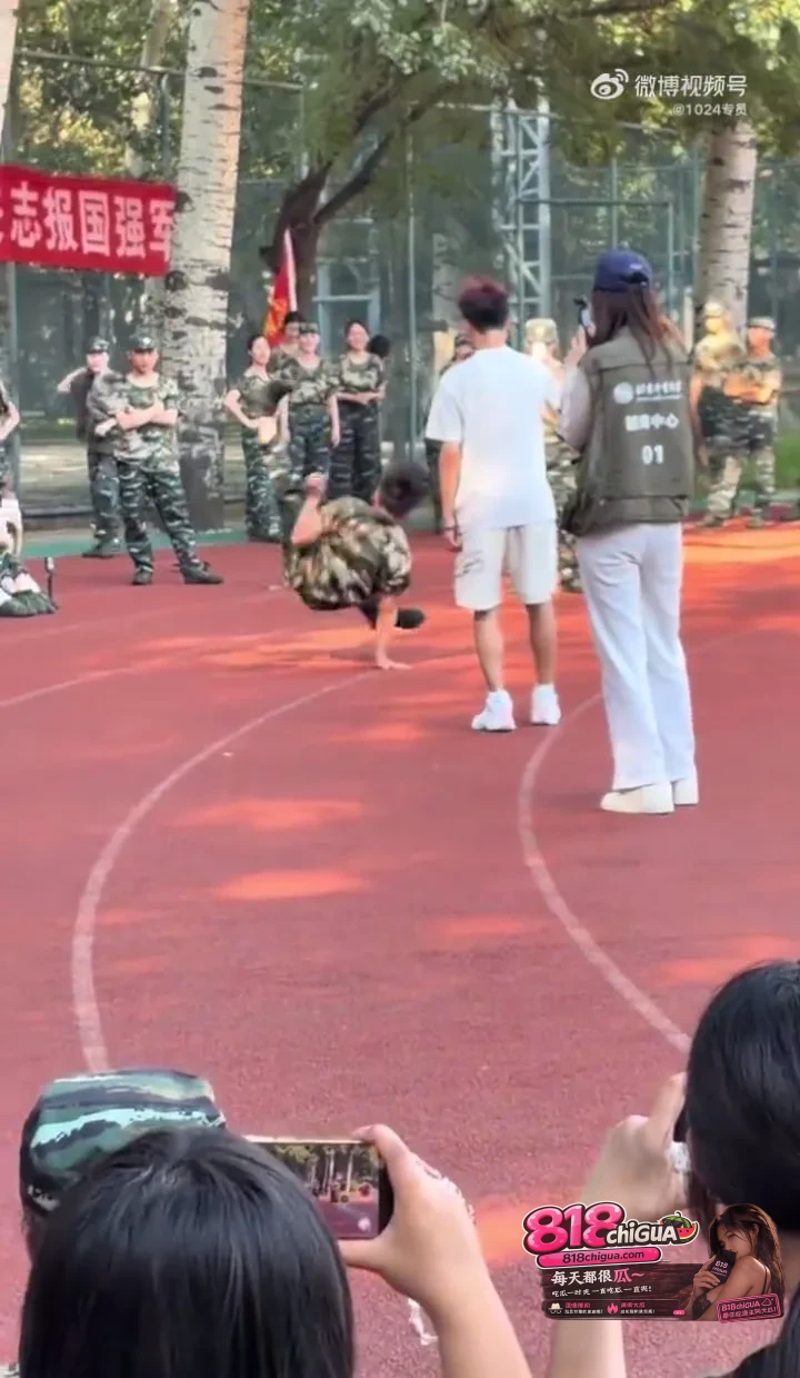别人军训踢正步,他们直接开武林大会!北体军训遍地是“武状元”