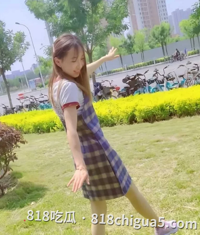 湖北师范大学文学院 李梦琪 和男友性爱视频泄密 白天课堂乖乖女 晚上黑丝跪求内射的反差女大学生!818吃瓜真实到炸