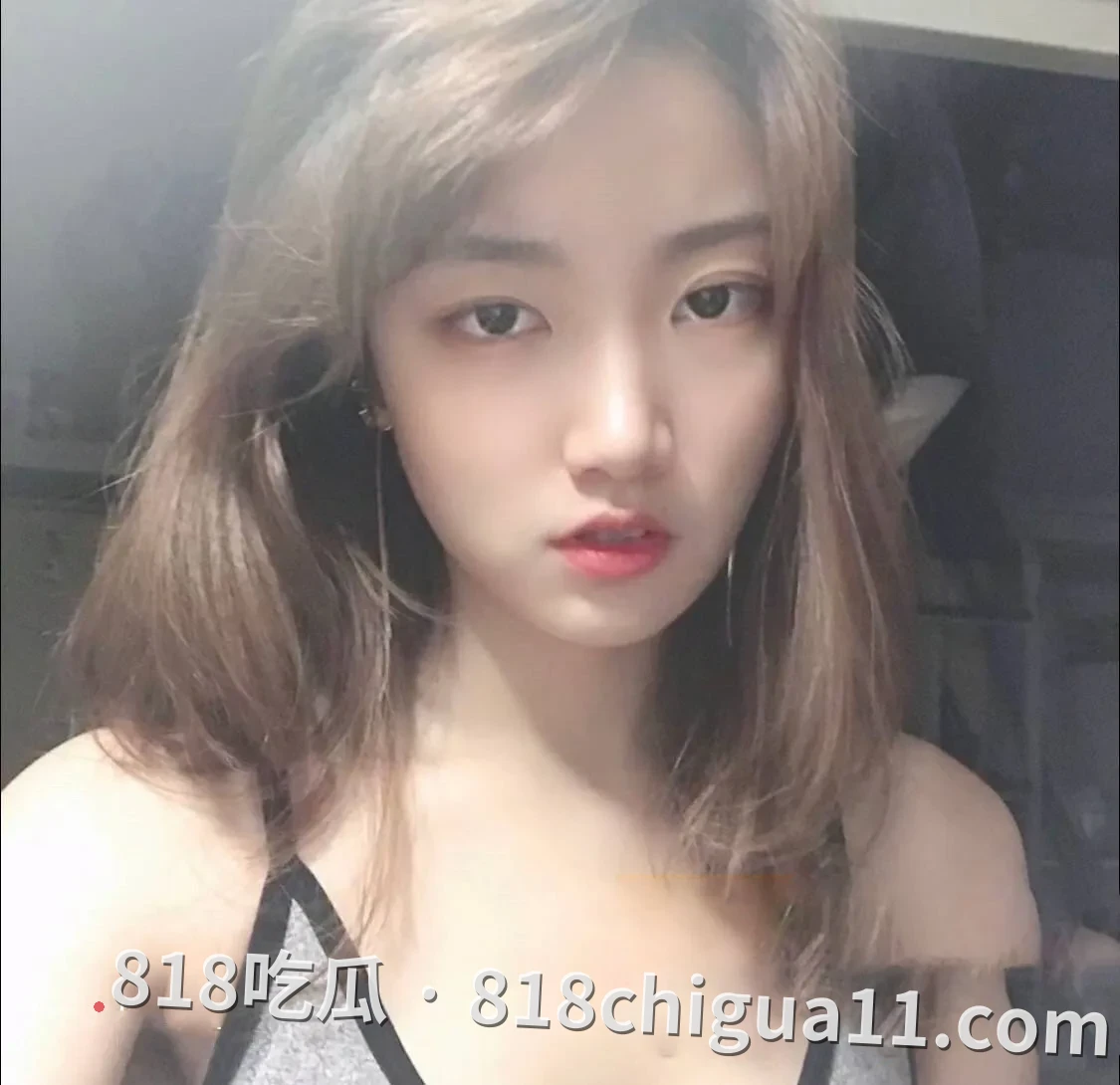 抖音千万粉丝训猫网红小峰私生活曝光:暗地里虐待宠物,同时偷拍女顾客私密照片,利用这些资源强暴母狗跟他做爱。