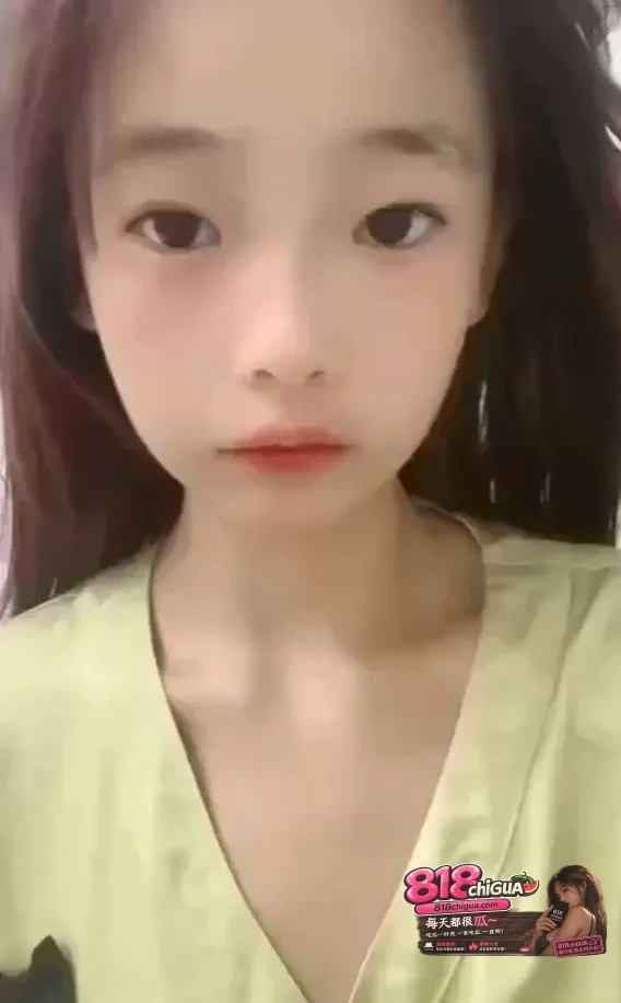 童颜巨乳极品嫩妹【卷卷】淫秽援交视频流出,约炮金主跪舔肉棒,口水拉丝表情淫荡,超绝反差看呆网友!