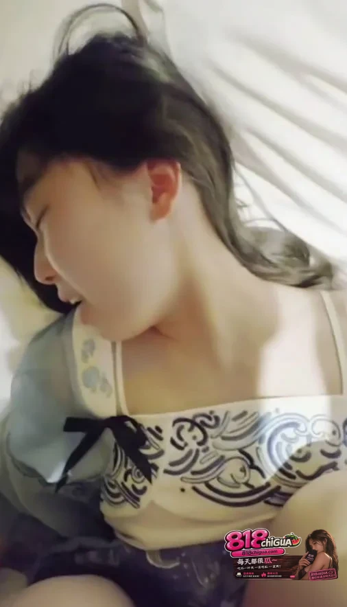 小红书COS博主安颜线下约炮金主私拍视频曝光! 完美露脸跪舔吃鸡,换上黑丝被金主后入打桩浪叫声又媚又骚!