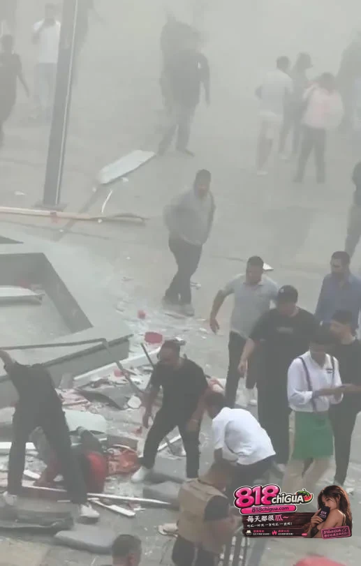 突发!埃及开罗Arabella Plaza购物中心发生爆炸现场瞬间陷入混乱 ,氦气瓶疑成事故源头,已致3人死亡、17人受伤!
