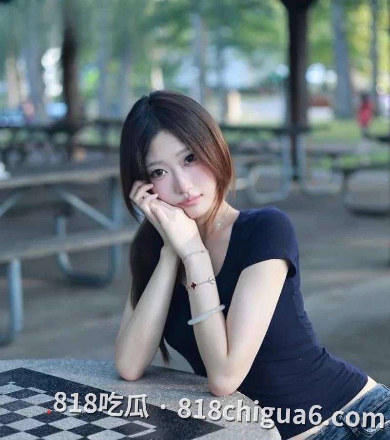白天高冷银行柜姐 晚上吃屌母狗 银行柜员Sylvia约炮性爱视频 口交堪比AV女优